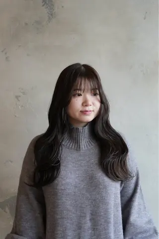 ロング カラー パーマ なかやま れいかのヘアスタイル