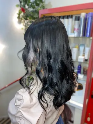 セミロング ゆぴ☾‪/推しカラー /ハイトーンのヘアスタイル