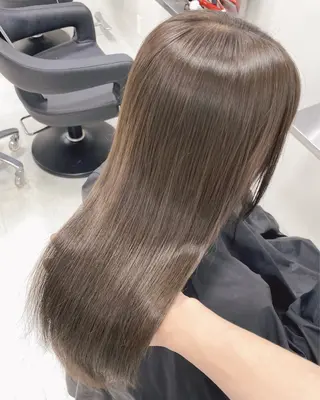 セミロング カラー ヘアアレンジ 赤み消し🫧韓国ヘア 🫧藤岡誠也のヘアスタイル