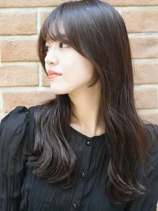 ロング yelm所属・🫒オリーブカラー ミディアムレイヤー✨のヘアスタイル