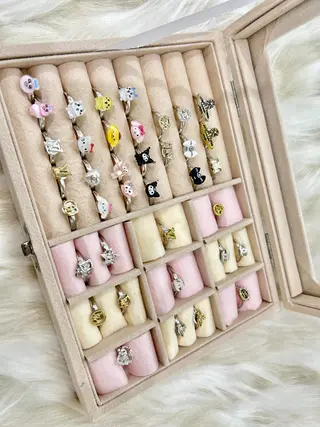 ネイル Nail&eye Belire 新宿のネイルデザイン