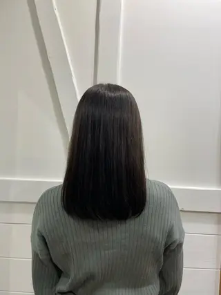 ミディアム カラー 渡辺 優菜のヘアスタイル