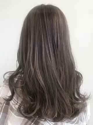 カラー アベ ヒトミのヘアスタイル