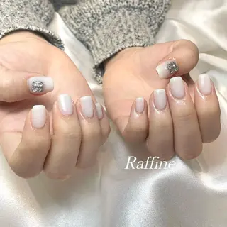 ネイル RAFFINE 月🦋🩵のネイルデザイン