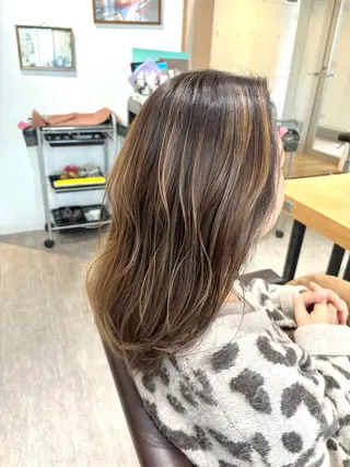 セミロング カラー 艶髪カラー 渡辺岳也のヘアスタイル