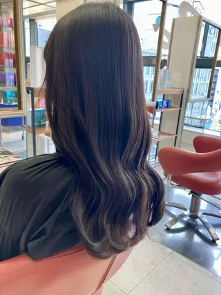 ロング カラー 小森 衣純のヘアスタイル