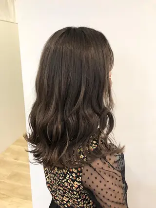 カラー 大迫 江梨のヘアスタイル