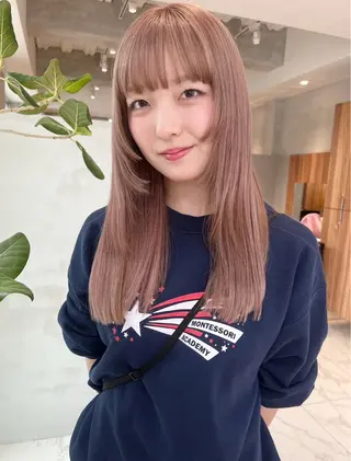 ロング ひかり／ベージュ ／似合わせカットのヘアスタイル