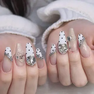 ネイル Queens テイのネイルデザイン