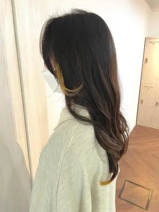 ロング カラー いけだ　ひかり ハイライトくびれヘアのヘアスタイル