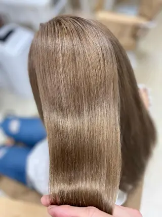 セミロング カラー パーマ ヘアアレンジ メンズ キッズ ネイル マツエク・マツパ アイブロウ 🌟ブリーチ特化型 ハイトーンカラー🌟のヘアスタイル