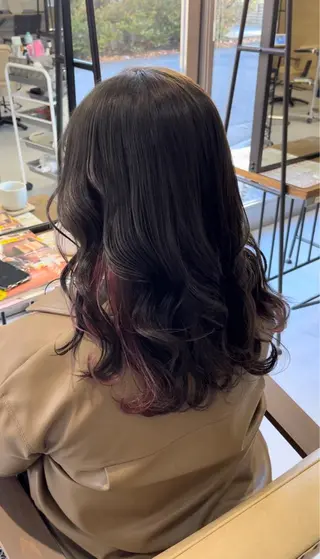 ロング メンズバレイヤージュ 斉藤春のヘアスタイル