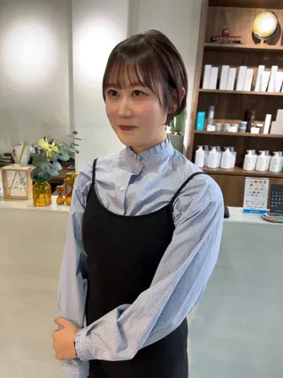 ショート カラー (h)wim ウィムのヘアスタイル