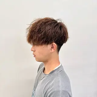 ミディアム パーマ ヘアアレンジ メンズ 顔まわりカット の達人のヘアスタイル