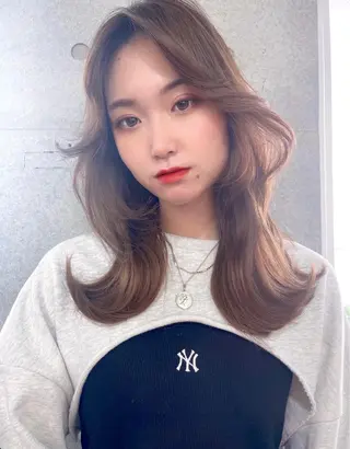 ロング カラー レイヤーカット、 大人可愛い　中村美羅のヘアスタイル