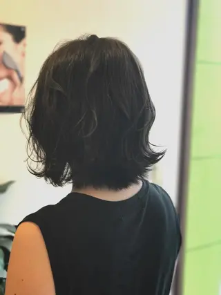 ミディアム 西 めぐみのヘアスタイル