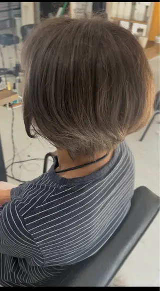 ショート カラー メンズパーマ&透明感 カラー特化谷村のヘアスタイル