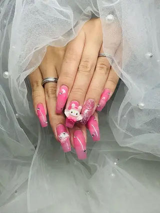 ネイル Moana所属・宮崎 美涼のネイルデザイン