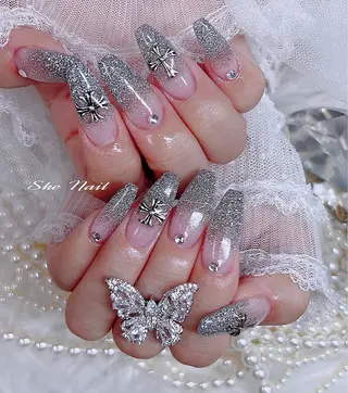 ネイル She   Nail所属・ISA_ BELLAのネイルデザイン