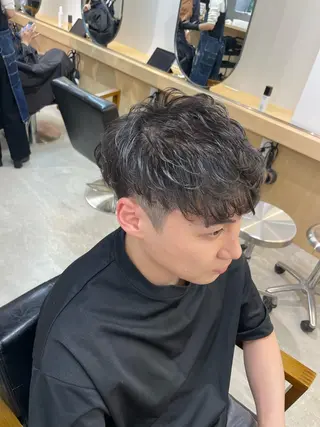 ショート パーマ メンズ マエダ リョウのヘアスタイル