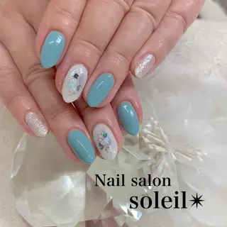 ネイル 粟津 美紀のネイルデザイン