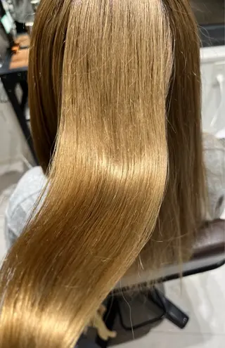 セミロング コバヤシ ラムのヘアスタイル