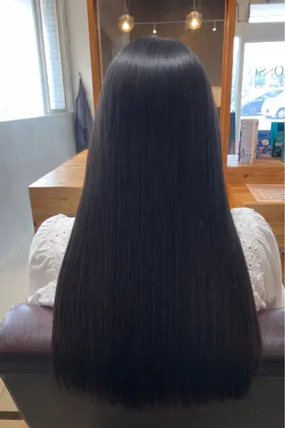 ロング Tsuyoshi 【Rosso】のヘアスタイル