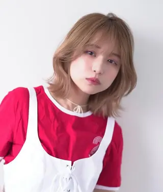 ミディアム カラー ベージュ/レイヤー カット🤍Rieのヘアスタイル