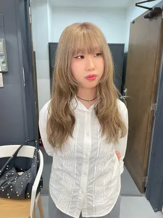 セミロング カラー カットモデル/ ハイトーン/ゆうあのヘアスタイル