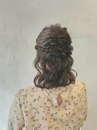 ミディアム ヘアアレンジ 薄葉 美菜子のヘアスタイル