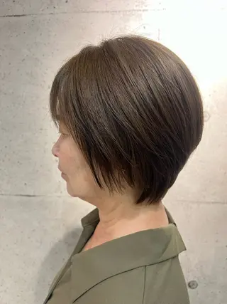 ショート カラー 廣瀬 愛のヘアスタイル