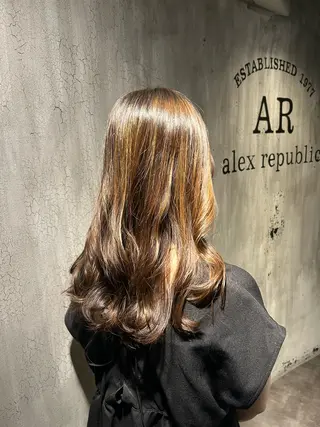 セミロング alex republic所属・尾形 真里のヘアスタイル