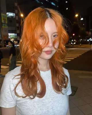 カラー sliver ・siki /YUIのヘアスタイル