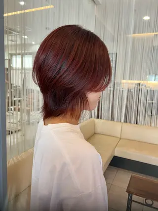 ショート カラー GiseL アンリのヘアスタイル