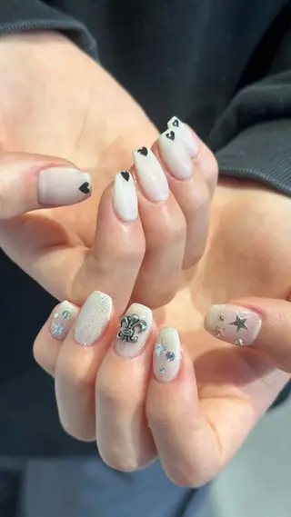 ネイル 🎀韓国レイヤー特化 🎀ベージュ/ミクのヘアスタイル