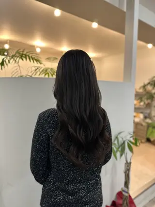 ロング TOMOMI /フロレゾンのヘアスタイル