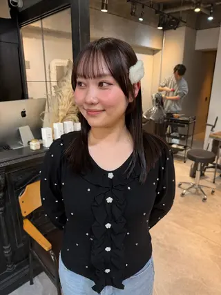 セミロング ブリーチなしダブルカ ラー🩶manamiのヘアスタイル