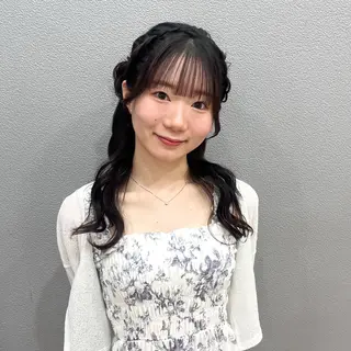 セミロング ヘアアレンジ 伊藤 玲衣のヘアスタイル