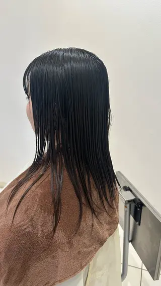 ミディアム 山上 佳奈子のヘアスタイル