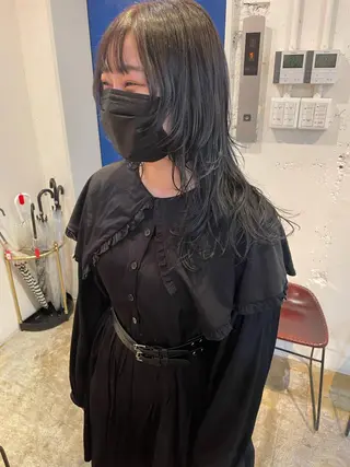 ロング カラー MIOベージュカラー 柔らかいカラーのヘアスタイル