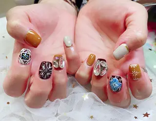 カラー ネイル Q Free nailsのネイルデザイン