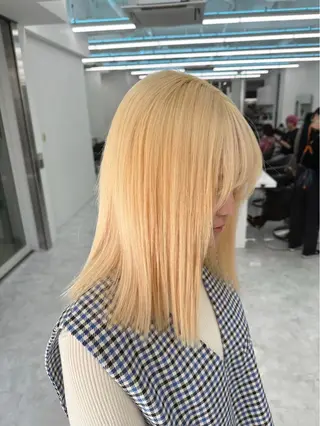 カラー ユイ☆ハイトーン ☆ブリーチデザインのヘアスタイル