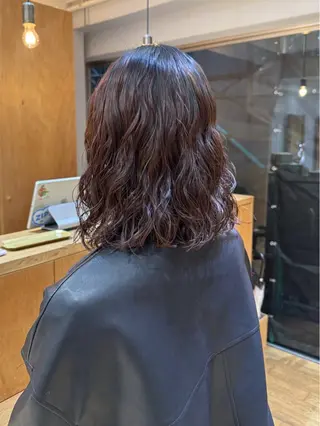 ミディアム パーマ 大橋 芽衣のヘアスタイル