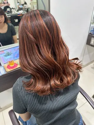 ミディアム カラー ブリーチ/艶カラー /縮毛矯正/みなのヘアスタイル