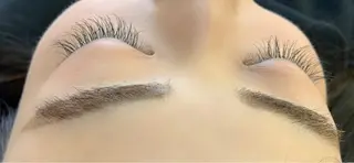 マツエク・マツパ 高橋 春菜のヘアスタイル