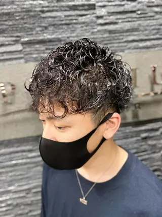 ショート パーマ メンズ 山田 哲平のヘアスタイル