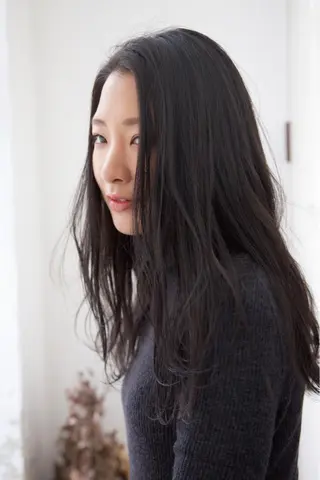 セミロング カラー fio マナミのヘアスタイル