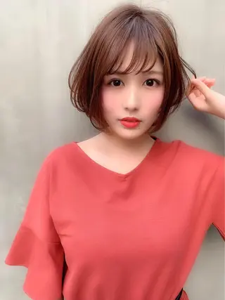 ショート ミルクティーカラー イイサカシュンスケのヘアスタイル