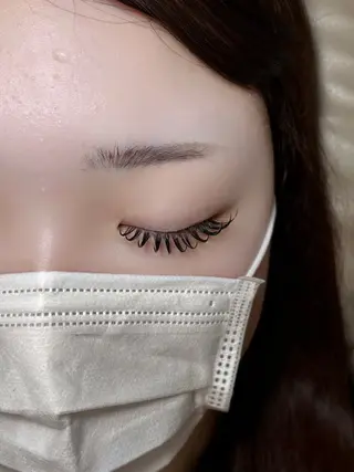 マツエク・マツパ WHITE所属・Luna WHITEのマツエク・マツパデザイン