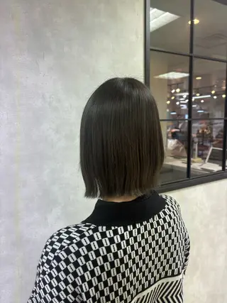 ミディアム カラー 多田 栞里のヘアスタイル